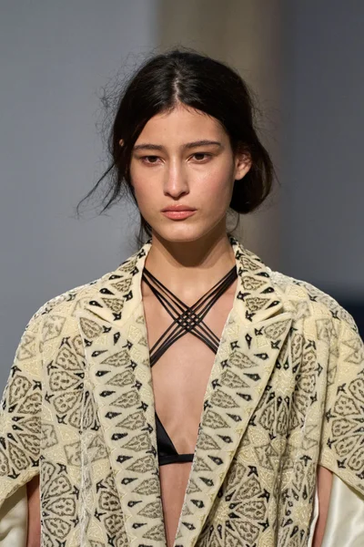 Look 77